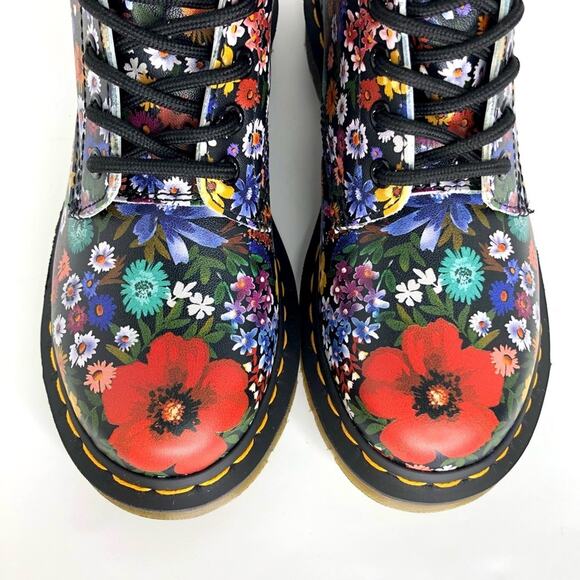 NIB Dr Martens Wanderlust Multi Colored Graphic Floral Lace Up Boots Women’s 6 - Picture 8 of 9